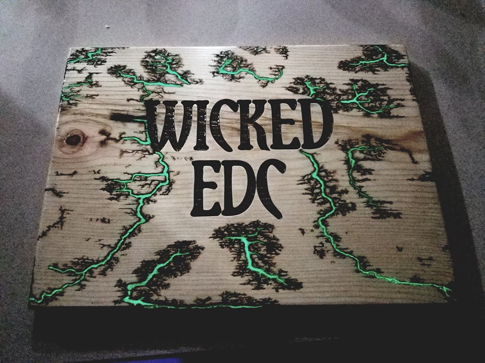 Lichtenberg Fractal Wood Burning