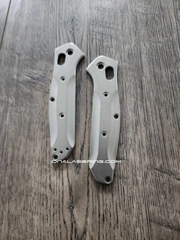 Benchmade MINI Osborne 945 - Titanium Scales - Stonewash - Flytanium Gear