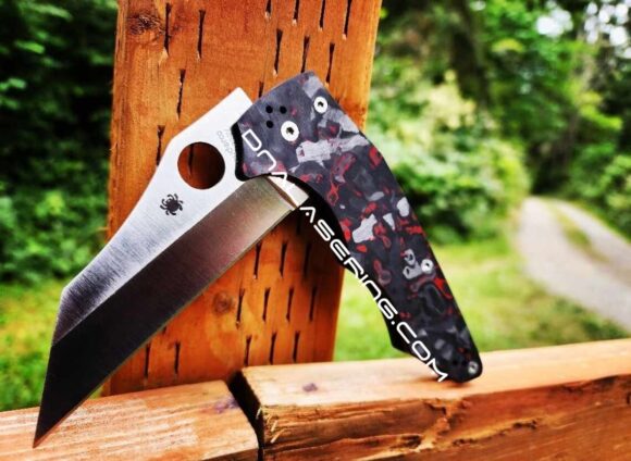Spyderco YoJumbo - Red Shred - Carbon Fiber Knife Scales - EDC Gear - Image 3
