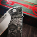 Chaves Knives - Relief Engraved Redencion 229 Kickstop - Davy Jones Pirate Skull 2.0 - Titanium Scales - M390 Steel - COMPLETE KNIFE - Extra clip - New in box - Image 5