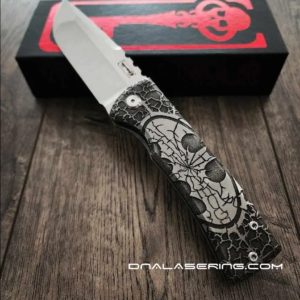 Chaves Knives - Relief Engraved Redencion 229 Kickstop - Batman / Gotham Theme - Titanium Scales - M390 Steel - COMPLETE KNIFE - Extra clip - New in box