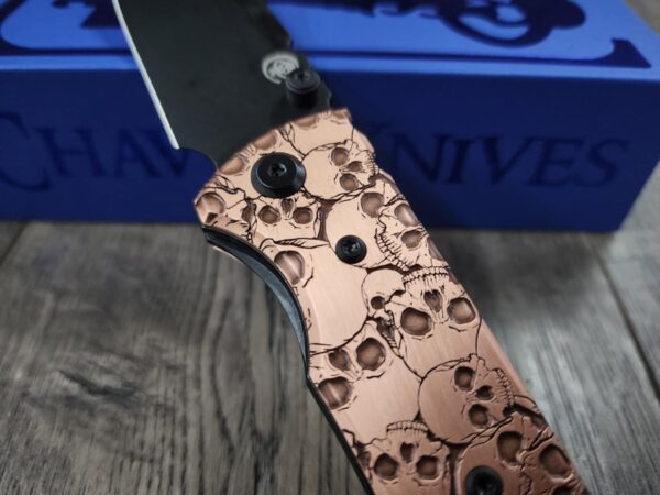Chaves Redencion 229 - Skulls - Relief Engraved Copper Scales - Complete Knife - 4 Blade Styles - New In Box