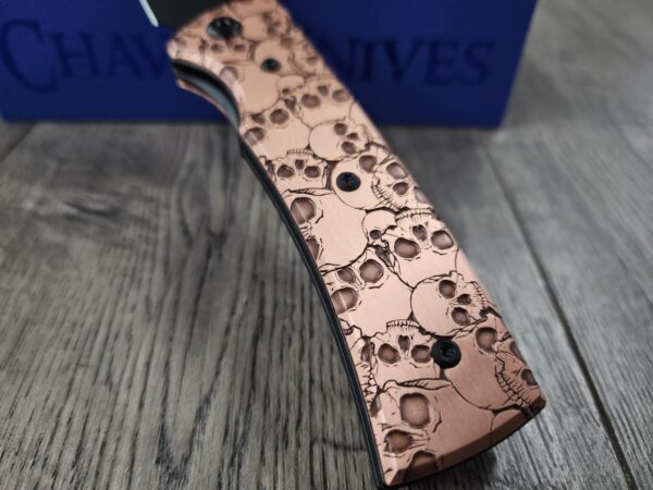Chaves Redencion 229 - Skulls - Relief Engraved Copper Scales - Complete Knife - 4 Blade Styles - New In Box