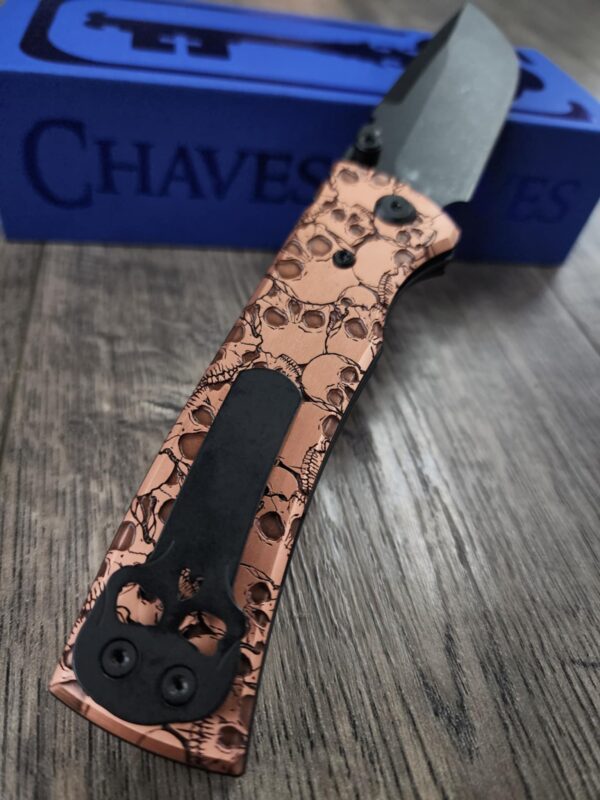 Chaves Redencion 229 - Skulls - Relief Engraved Copper Scales - Complete Knife - 4 Blade Styles - New In Box