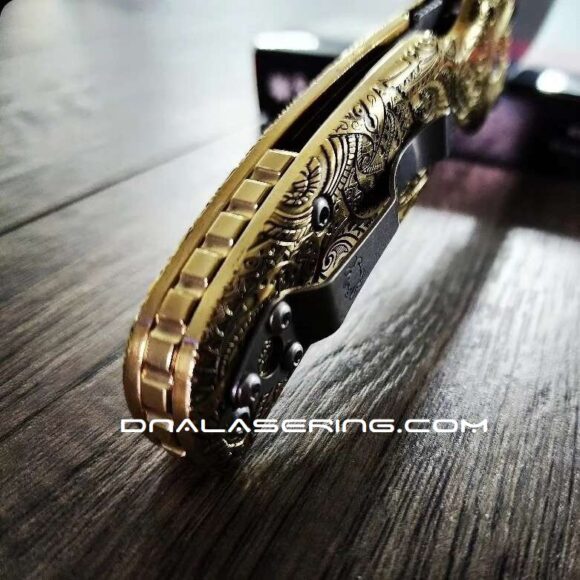 Spyderco Shaman - Paisley - Relief Laser Engraved Brass Scales - Complete Knife - Phosphor Washers - Brass Backspacer - NEW IN BOX - Image 5
