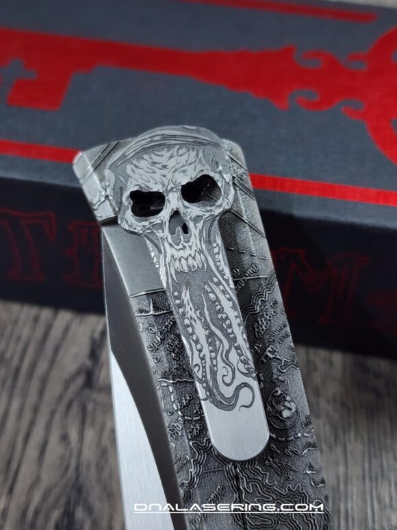 Chaves Knives - Relief Engraved RCK9 - Davy Jones - Titanium - M390 Steel - COMPLETE KNIFE - Extra clip - New in box - Image 6