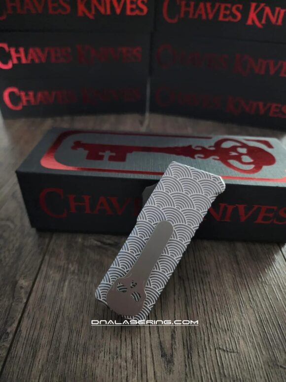 Chaves CHUB Auto Gray Crosshatch With Laser Engraved Seigaiha Waves Pattern - Made in USA - EDC Knife - New In Box - Image 3