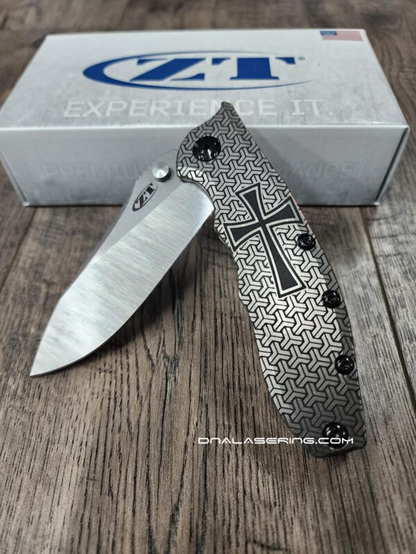 Crusader Cross - ZT Hinderer Slicer Framelock - Deep Fiber Laser Engraving - Geometric Background - EDC Knife - NIB