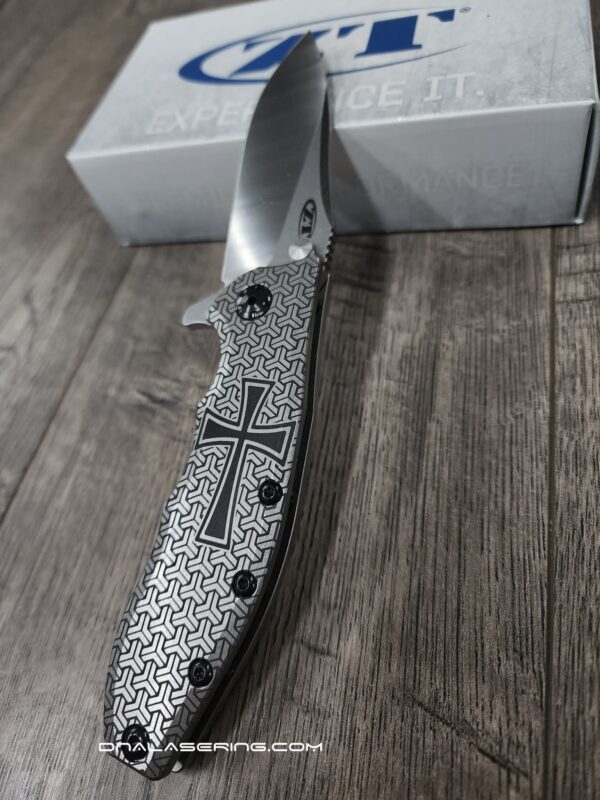 Crusader Cross - ZT Hinderer Slicer Framelock - Deep Fiber Laser Engraving - Geometric Background - EDC Knife - NIB