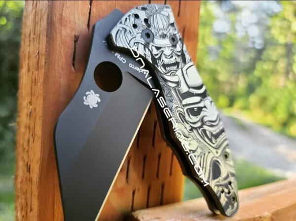 il_fullxfull.4038431228_tf26.jpg Triple Masks of the Samurai - Spyderco Yojimbo 2 TI - Deep Laser Engraved - Titanium Scales - EDC Gear - Fully Installed Knife Option