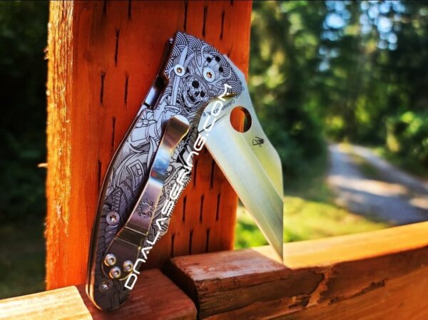 il_fullxfull.4173858107_kct2-1.jpg Japanese Warrior - Samurai Skulls - Spyderco Yojimbo 2 - Deep Laser Engraved - Titanium Scales - EDC Gear - Fully Installed Knife Option