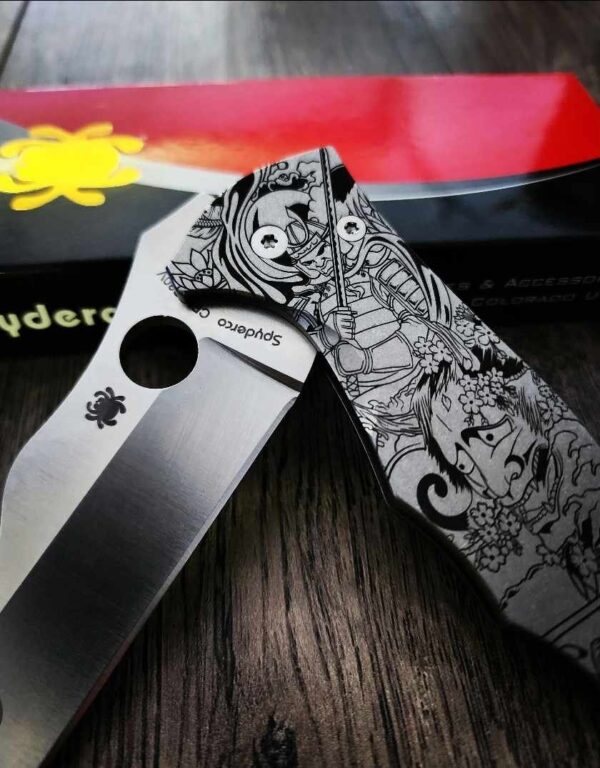 il_fullxfull.5155967080_hsl6.jpg Japanese Samurai Design - Spyderco Yojimbo 2 - Deep Laser Engraved - Stonewash Titanium Scales - EDC Gear - Fully Installed Knife Option