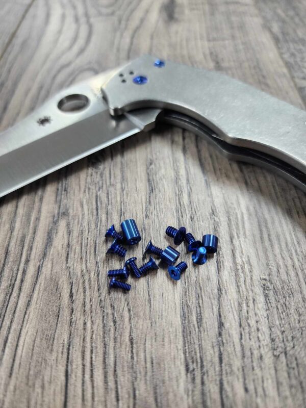 YoJUMBO Titanium Replacement Screw Set for Spyderco YoJUMBO Knife Anodized Blue