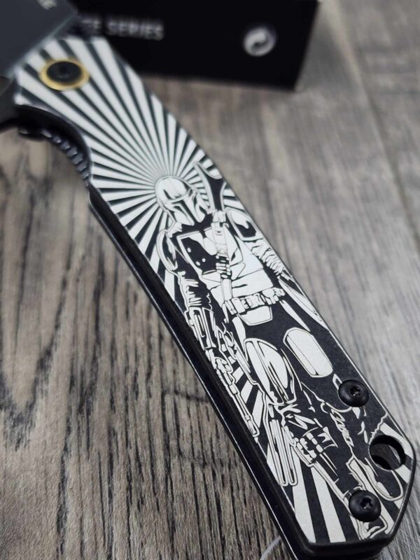 Mandalorian - Mando - Din Djarin - Ruike P801 Black - Fiber Laser Engraved - EDC Gear - Complete Knife