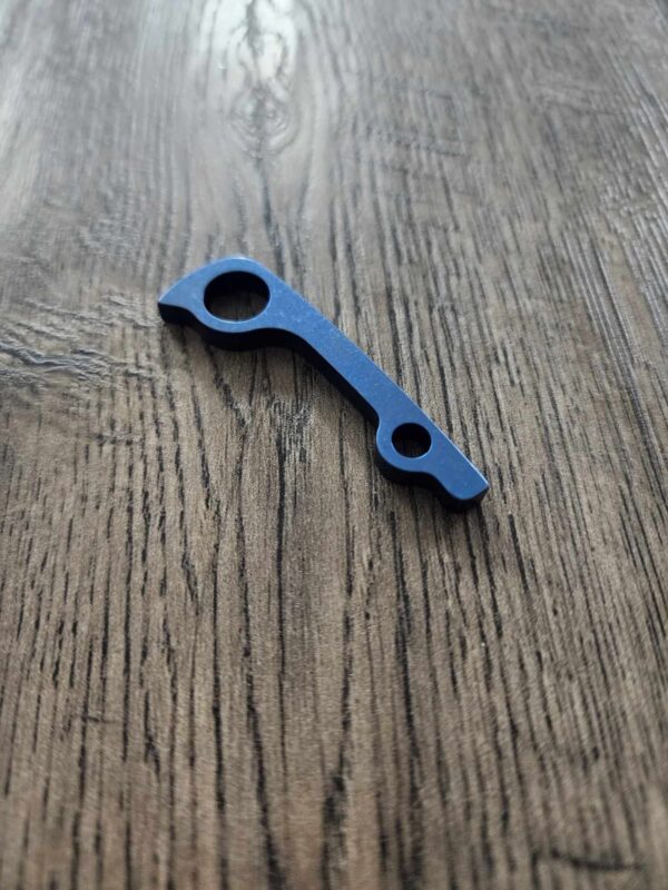 Blue anodized Titanium Backspacer - PM2 Spyderco Flytanium