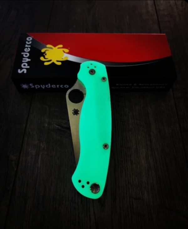 PM2 Spyderco Electric/Tiffany Green GLOW 3D PETG Printed Scales! - EDC Scales - PM2 - Glow - Optional Knife Install