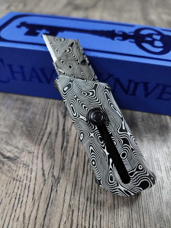 Chaves C.H.U.B. Slipper Slide Lock PVD Coated with laser engraved Damascus pattern! Utility knife - EDC knife - Complete knife - New In Box