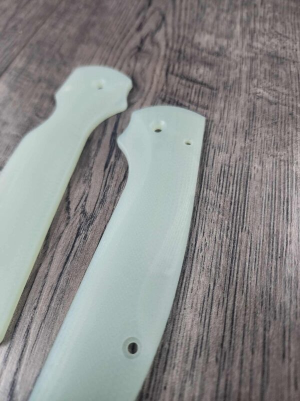 Spyderco Shaman Jade Scales - EDC scales - Natural Jade