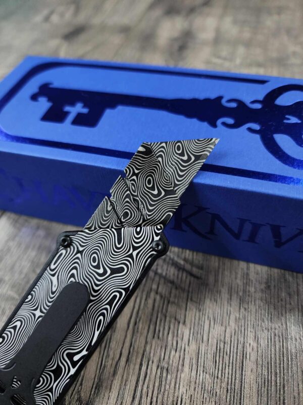 Chaves C.H.U.B. Slipper Slide Lock PVD Coated with laser engraved Damascus pattern! Utility knife - EDC knife - Complete knife - New In Box