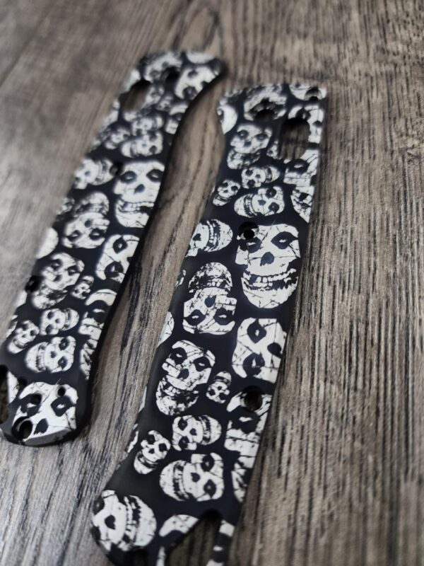 Misfits Benchmade Bugout Titanium Black Scales - EDC Scales - 535 Bugout - Skulls