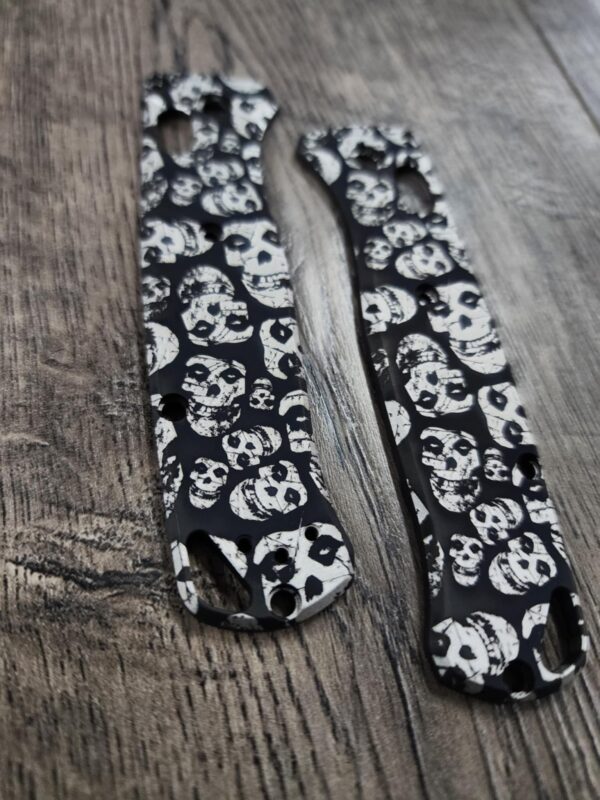 Misfits Benchmade Bugout Titanium Black Scales - EDC Scales - 535 Bugout - Skulls