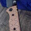 il_fullxfull.6698291221_92mj.jpg Chaves Redencion Street - Seigaiha Waves Relief Engraved Copper Scales - Complete Knife - Black Elmax Blade - New In Box