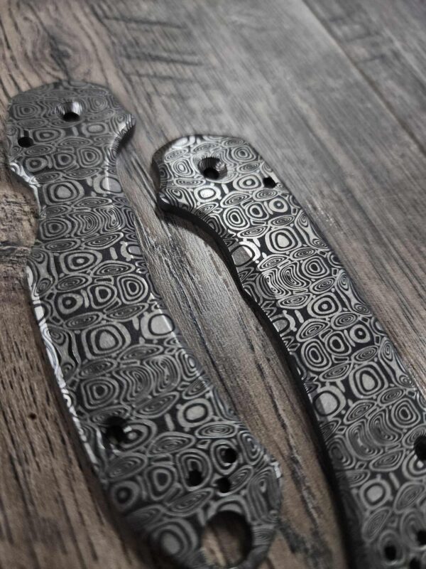 Spyderco Para 3 Titanium Scales + AWT Skinny Cut + Dama Ladder Pattern Laser Engraved