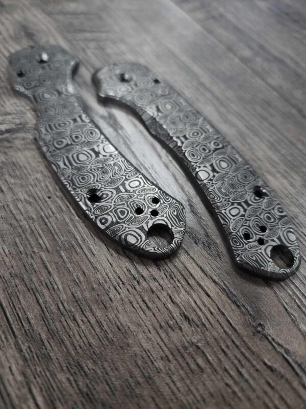 Spyderco Para 3 Titanium Scales + AWT Skinny Cut + Dama Ladder Pattern Laser Engraved