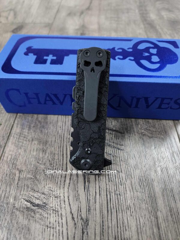Chaves C.H.U.B. Flipper Linerlock PVD Coated with laser engraved Skulls pattern! Utility knife - EDC knife - Complete knife - New In Box