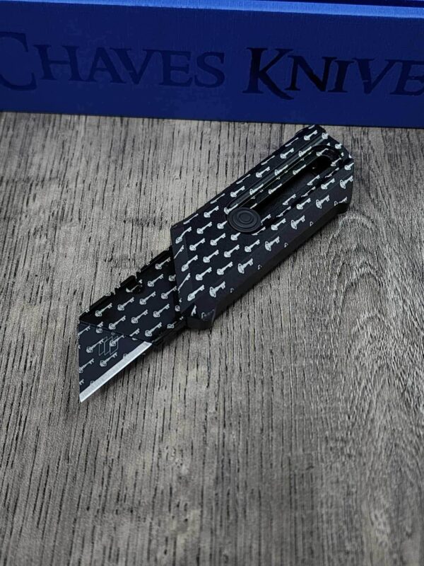 Chaves C.H.U.B. Slipper Slide Lock PVD Coated with laser engraved Key pattern! Utility knife - EDC knife - Complete knife - New In Box