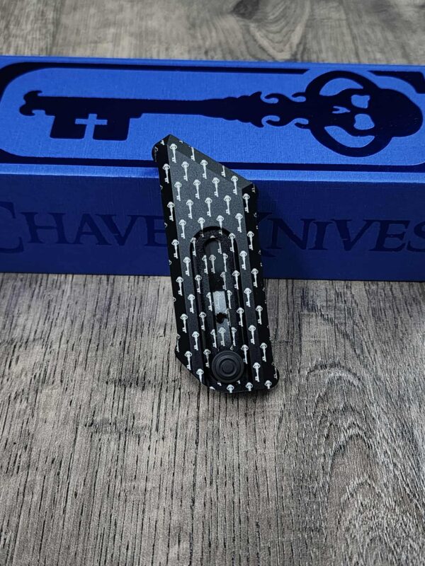 Chaves C.H.U.B. Slipper Slide Lock PVD Coated with laser engraved Key pattern! Utility knife - EDC knife - Complete knife - New In Box