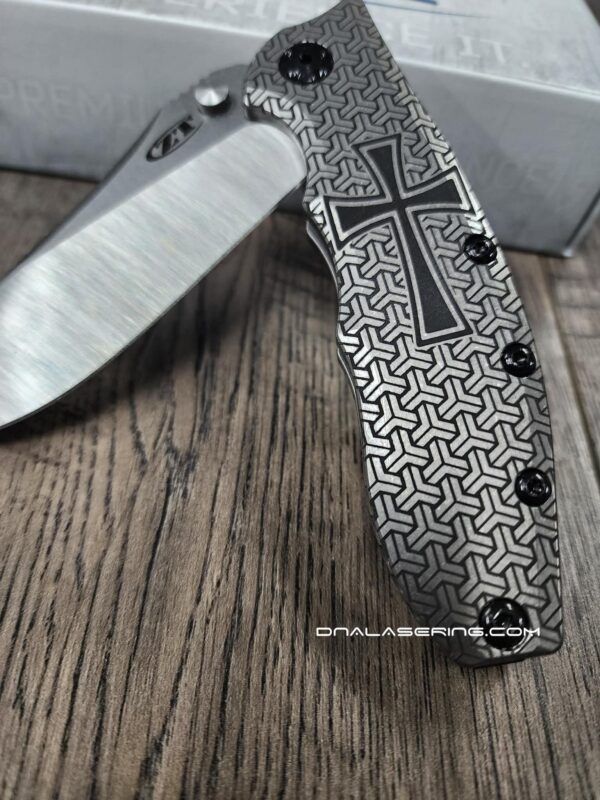 Crusader Cross - ZT Hinderer Slicer Framelock - Deep Fiber Laser Engraving - Geometric Background - EDC Knife - NIB