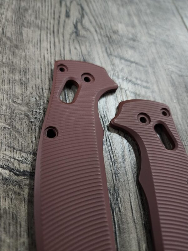 Spyderco Manix 2 Lightweight AWT (LW) Scales – Aggressive Agent Series – Linerless – Cerakote - Brick Red