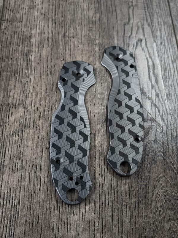 Spyderco Para 3 - Custom Engraved 3D Pattern - Titanium Scales! Q! EDC - Flytanium Gear - PM3 Lotus Scales