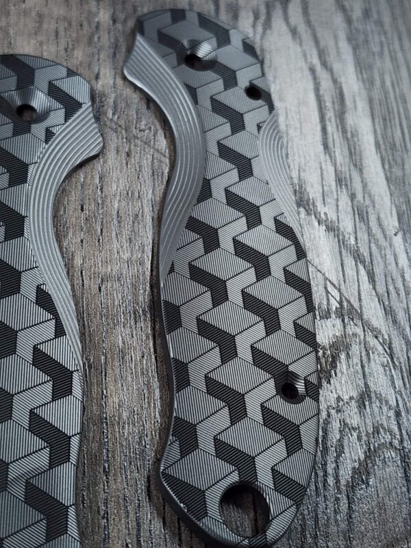 Spyderco Para 3 - Custom Engraved 3D Pattern - Titanium Scales! Q! EDC - Flytanium Gear - PM3 Lotus Scales