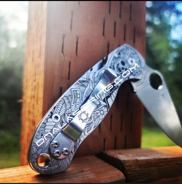 il_fullxfull.3862410468_1w8a.jpg Japanese Warrior - Samurai - Spyderco PM3 - Engraved Titanium Knife Scales - Paramilitary 3 EDC - Hardware & Knife Install Options