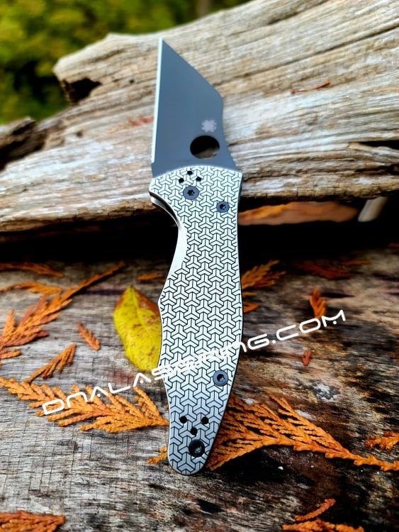 il_fullxfull.3920369138_q3cq.jpg Geometric Pattern - Spyderco Yojimbo 2 - Deep Laser Engraved - Stonewash Titanium Scales - EDC Gear - Fully Installed Knife Option