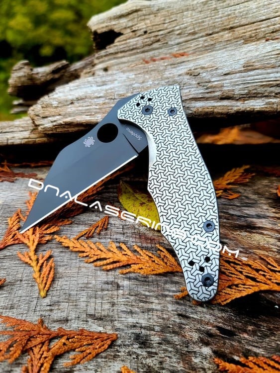 il_fullxfull.3967874257_j796.jpg Geometric Pattern - Spyderco Yojimbo 2 - Deep Laser Engraved - Stonewash Titanium Scales - EDC Gear - Fully Installed Knife Option
