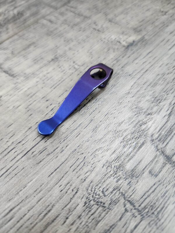 il_fullxfull.4641302790_in9q.jpg LynchNW Spyderco - Standard - Anodized Titanium - Deep Carry Pocket Clip - Ano Finish - Bronze - Blurple - Fade - Purple - MADE in USA