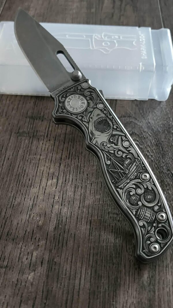 il_fullxfull.8027829649_1k7s.jpg Demko AD20.5 JAWS Theme Double sided Engraving -Relief Engraved - Complete knife