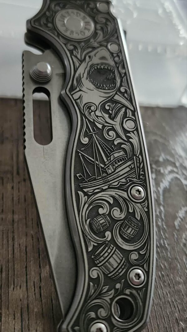 il_fullxfull.8027830619_2cli.jpg Demko AD20.5 JAWS Theme Double sided Engraving -Relief Engraved - Complete knife