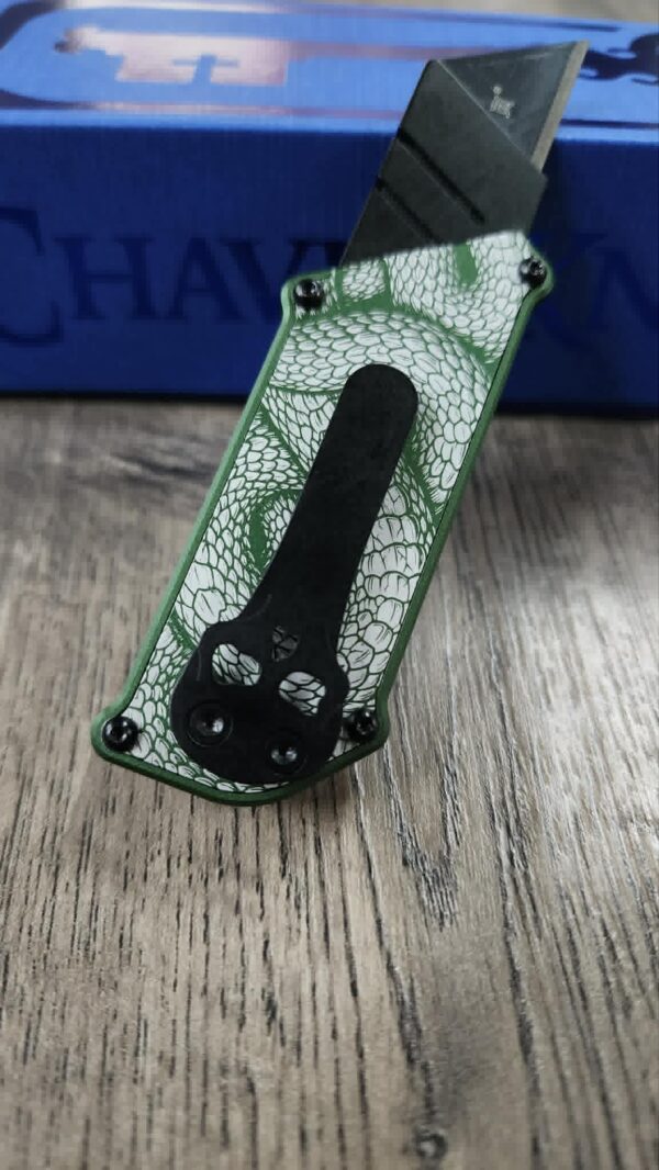 il_fullxfull.8101484841_4iee.jpg Chaves CHUB Utility Knife – Green Anodized 3D Snake Pattern – Custom Engraved Utility Blade – Premium EDC Box Cutter – New In Box