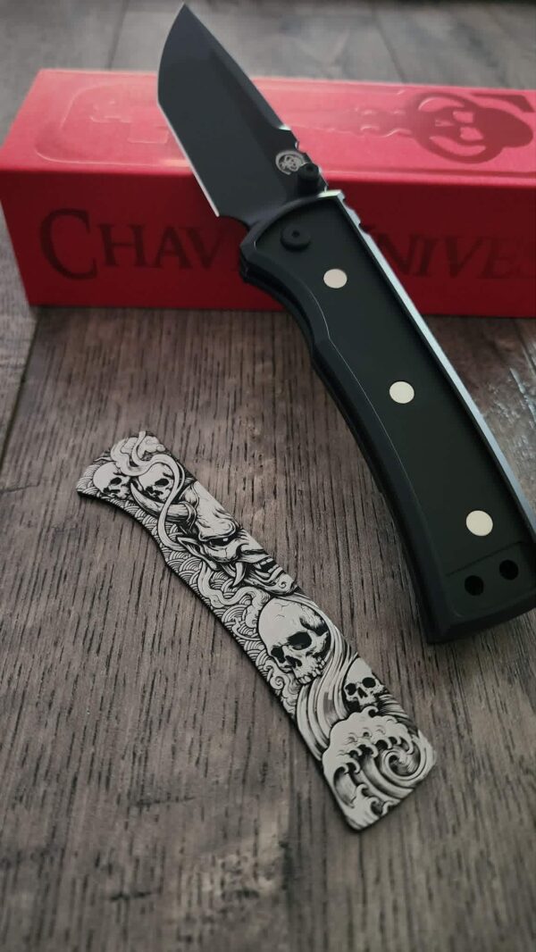 Chaves Redencion 229 Framelock Mag Tanto – Black PVD M390 – Custom Japanese Oni, Skull & Wave Engraving