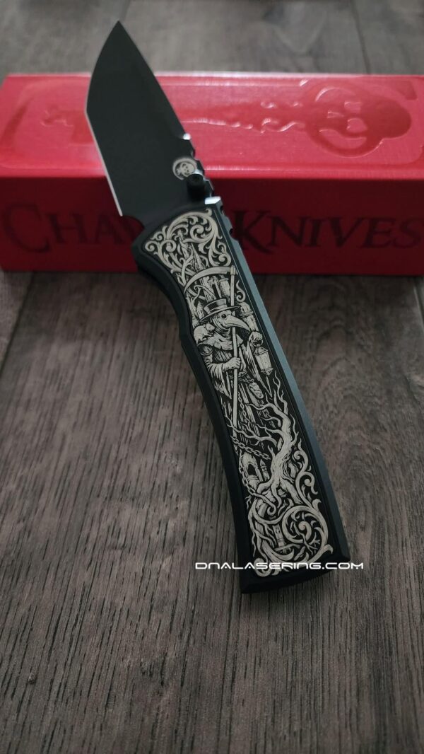 Chaves Redencion 229 Framelock Mag Tanto – Black PVD M390 – Custom Plague Doctor Laser Engraved Scale Insert