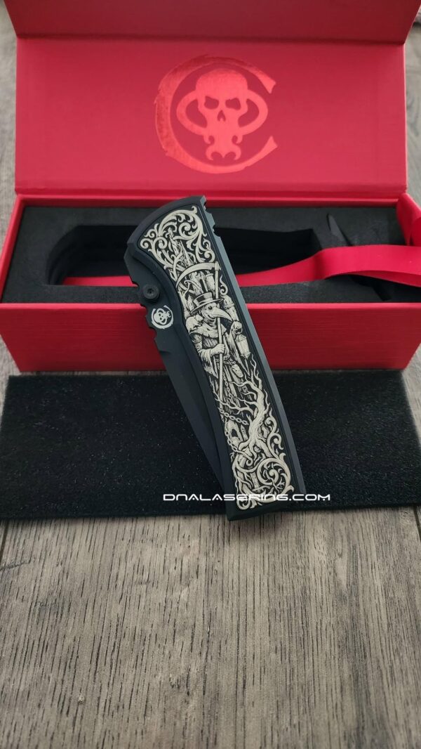 Chaves Redencion 229 Framelock Mag Tanto – Black PVD M390 – Custom Plague Doctor Laser Engraved Scale Insert