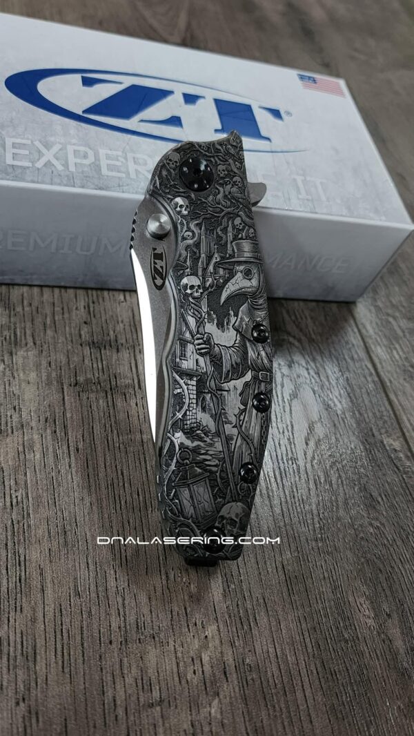 il_fullxfull.8352975244_iog0.jpg Plague Doctor - ZT Hinderer Slicer Framelock - Deep Relief Fiber Laser Engraving - EDC Knife - NIB
