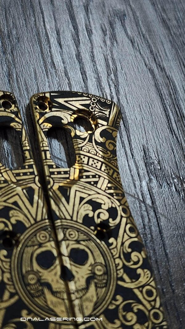 il_fullxfull.8400466137_4g8k.jpg Benchmade MINI Bugout 533 Brass Scales | Aztec Skull Custom Laser Engraved | Flytanium EDC Gear