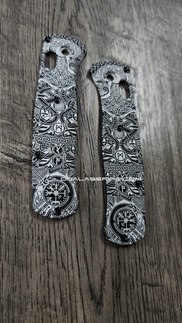 BLEM - Bugout 535 aluminum black viking runes BLEMISH - Benchmade Bugout 535 - Aluminum Black - NO Lanyard Scales - Viking Runes Laser Engraving