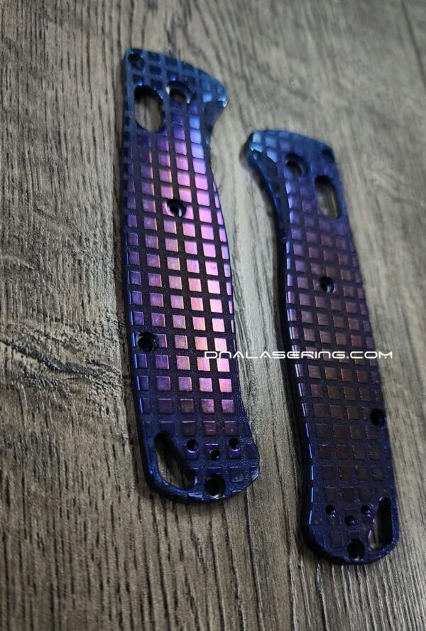 BLEM - bugout 535 TI relief frag ano BLEMISH - Benchmade Bugout 535 - Titanium Scales - Anodized Frag Relief Laser Engraving
